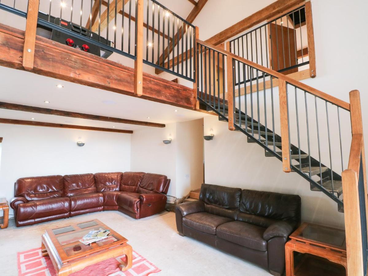 Bowland Barn Villa แลงคาสเตอร์ ภายนอก รูปภาพ