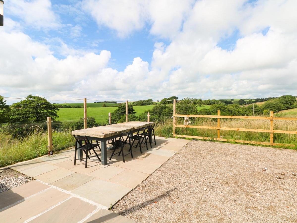 Bowland Barn Villa แลงคาสเตอร์ ภายนอก รูปภาพ